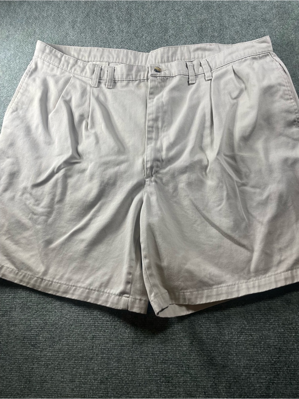 Wrangler Men's Flat Front Shorts in Light Beige